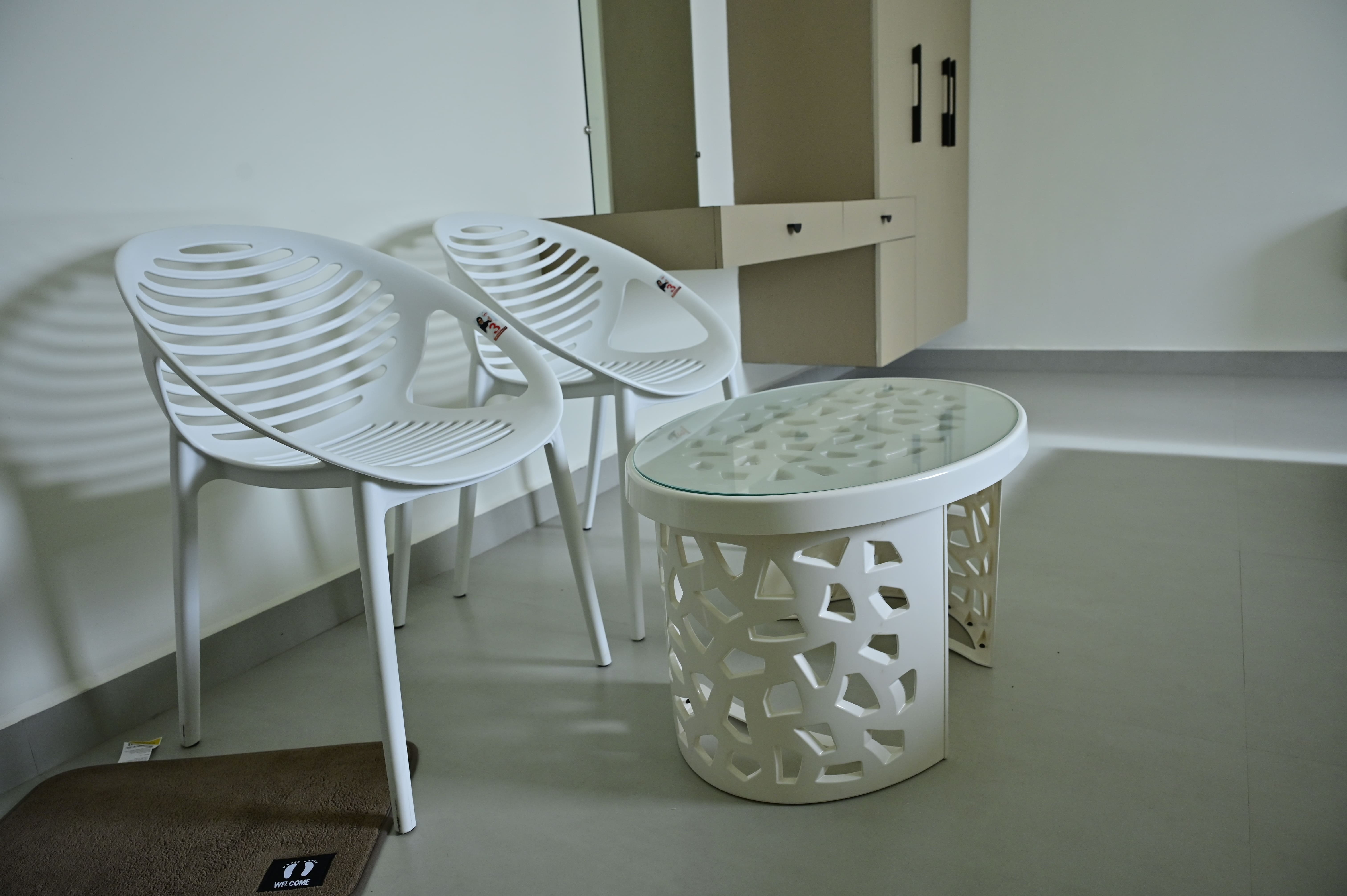 K2N Restaurant Seating